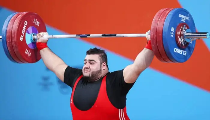Nooh, a Pakistani Weightlifter, Wins Gold by Breaking CWG Records