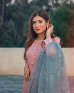 female fashion influencers in pakistan