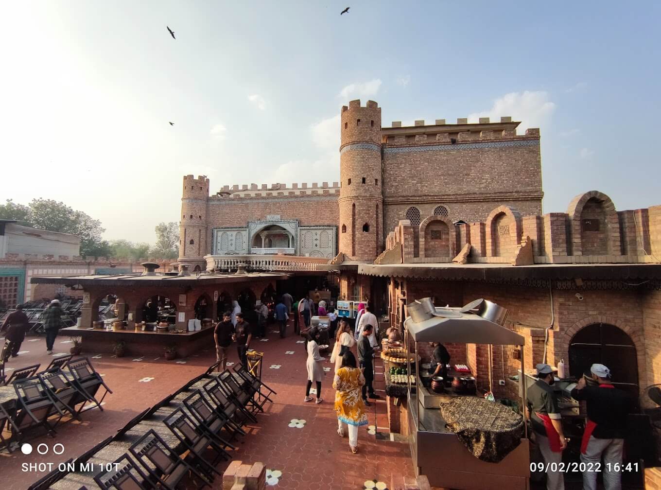 8 Outdoor Places for Iftar in Karachi - Menu and Contact Info