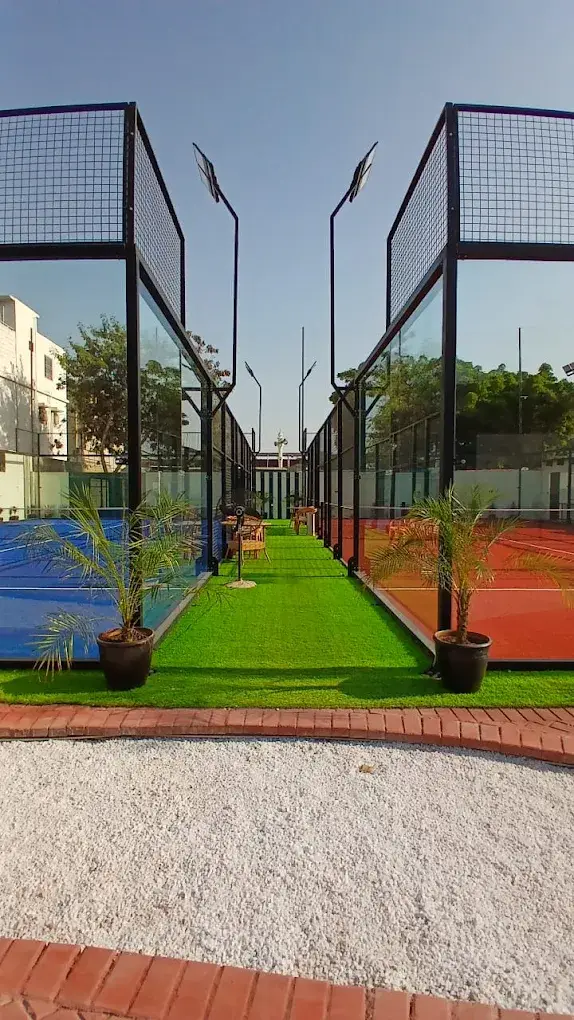 Professional padel facility in Karachi for beginners and players